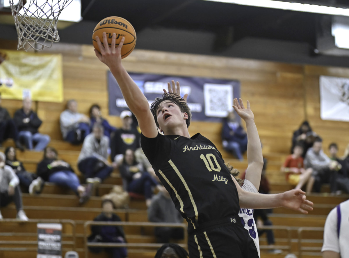 Archbishop Mitty vs Carlsbad Torrey Pines Holiday Classic December 29, 2023 Photo-Justin Fine84